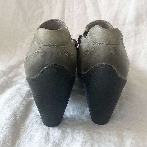 Ecco Sculpted Low Cut Ankle Boots - Picture 10 of 12